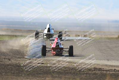 media/Oct-26-2025-CalClub SCCA (Sun) [[8ce1e69566]]/Group 6/Grapevine/